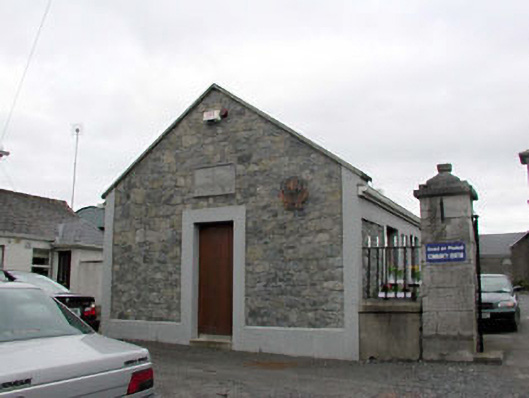 Foto perwakilan Saint Patrick's Catholic Church, Rathangan, pada rekaman NIAH 11810005.