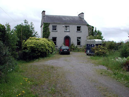 Foto perwakilan Oakley House, Rathangan, pada rekaman NIAH 11810036.