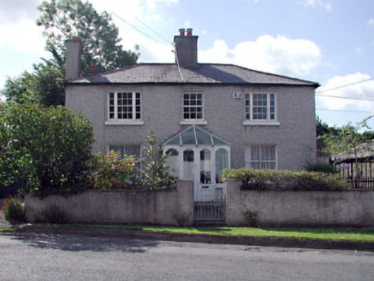 Foto perwakilan Johnstown Constabulary Barrack, Johnstown, pada rekaman NIAH 11812011.