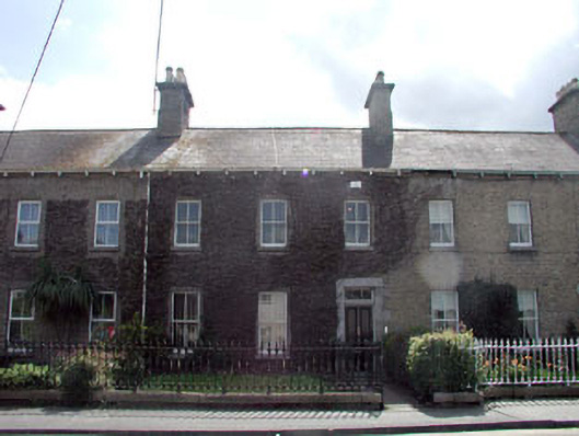 Foto perwakilan house, 4, McElwain Terrace, Charlotte Street · NIAH 11818022, Newbridge, pada rekaman NIAH 11818022.