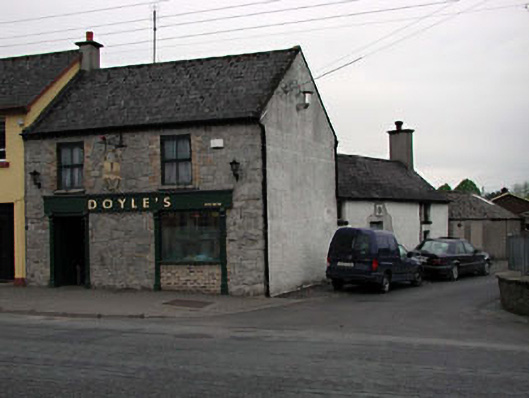Foto perwakilan Doyle's, Castledermot, pada rekaman NIAH 11823034.