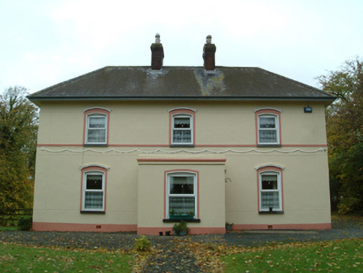 Foto perwakilan The Presbytery, Urlingford, pada rekaman NIAH 12304008.