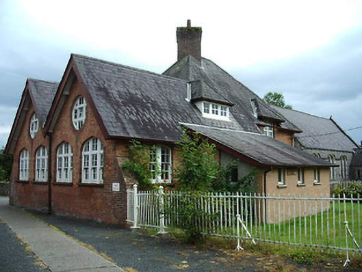Foto perwakilan Saint John's National School, Longford, pada rekaman NIAH 13001043.