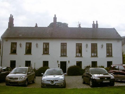Foto perwakilan Ghan House, Carlingford, pada rekaman NIAH 13825002.