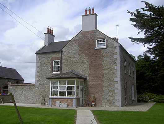 Foto perwakilan East Rand, Ballymakenny, pada rekaman NIAH 13902115.