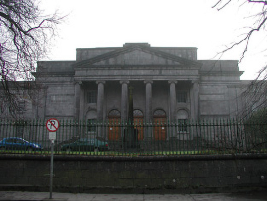 Foto perwakilan Tullamore Courthouse, Tullamore, pada rekaman NIAH 14807047.