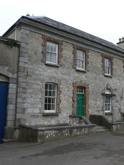 Foto perwakilan almshouse, 16, Kingston College, King's Square · NIAH 20818023, Mitchelstown, pada rekaman NIAH 20818023.