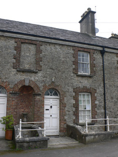 Foto perwakilan almshouse, 28, Kingston College, King's Square · NIAH 20818035, Mitchelstown, pada rekaman NIAH 20818035.