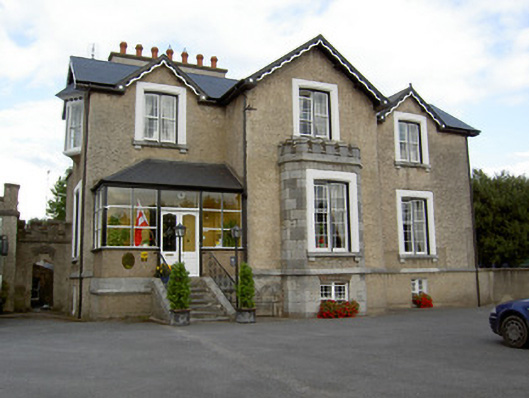 Foto perwakilan Abbeyville House, Fermoy, pada rekaman NIAH 20821045.