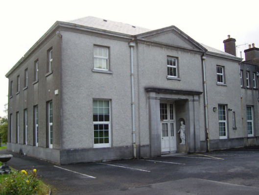 Foto perwakilan The Lawn, Castlebar, pada rekaman NIAH 31209077.