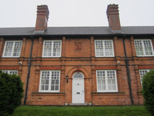 Foto perwakilan almshouse, 08-Sep, Blayney Terrace, Dublin Road · NIAH 41308070, Castleblayney, pada rekaman NIAH 41308070.