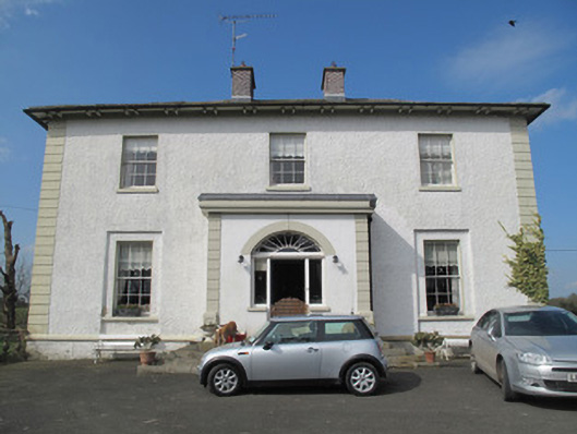 Foto perwakilan Glebe House, Inishkeen, pada rekaman NIAH 41309003.