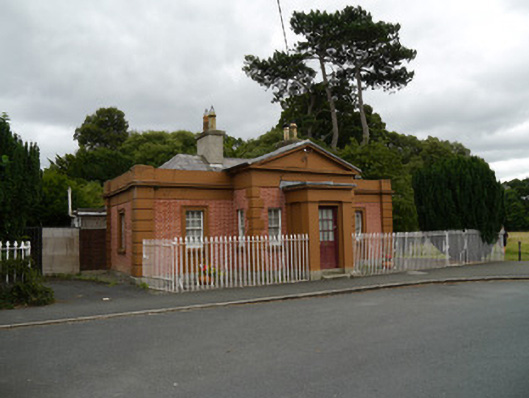 Foto perwakilan Ashtown Gate, Dublin 8, pada rekaman NIAH 50060028.