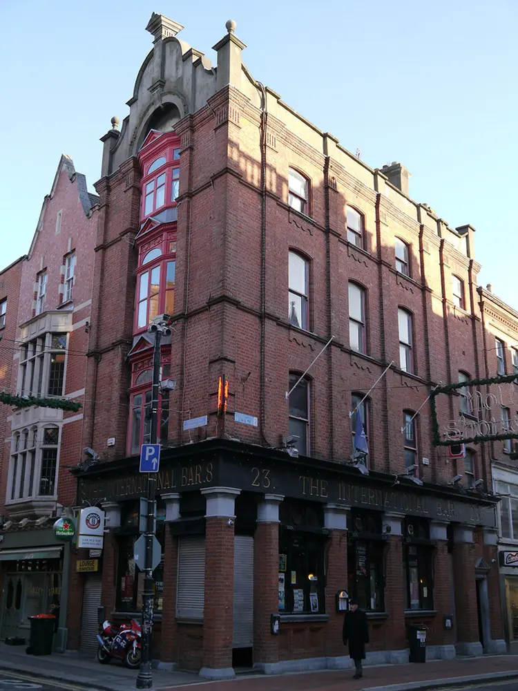Foto perwakilan The International Bar, Dublin 2, pada rekaman NIAH 50910155.